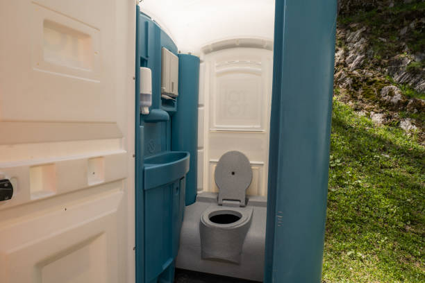 Portable Toilet Options We Offer in Golden Meadow, LA